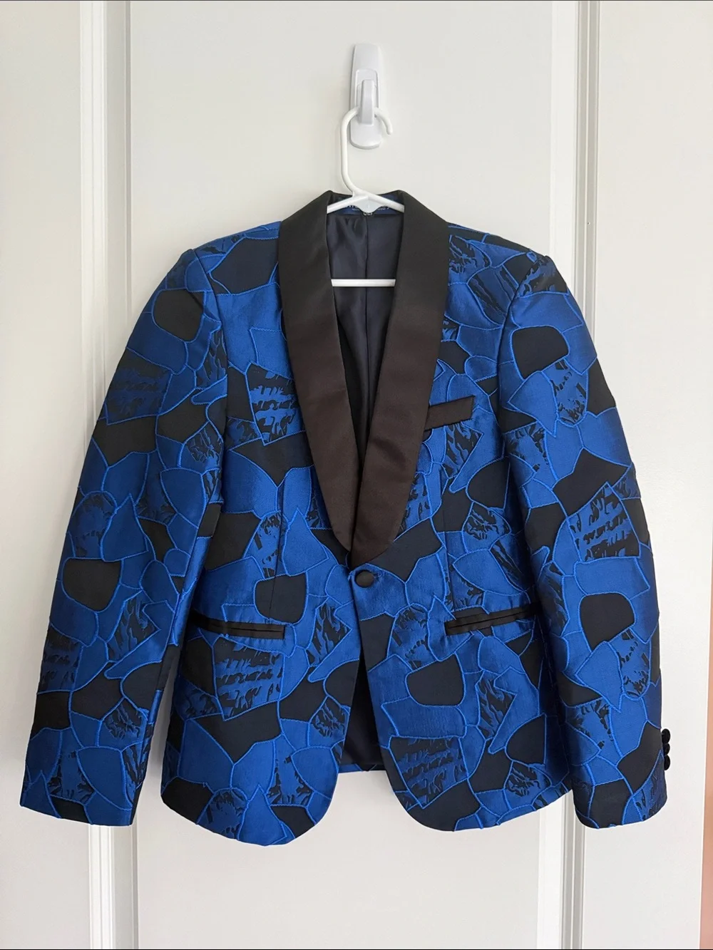 Blue and Black Floral Pattern Tuxedo Jacket, Vest and Pant Set Youth Boy Size 8